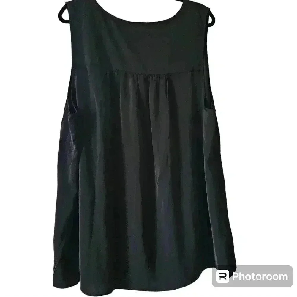 Torrid Sleeveless Flowy Tank Blouse Black (sz 4/4x/26) NWT - Picture 2 of 4